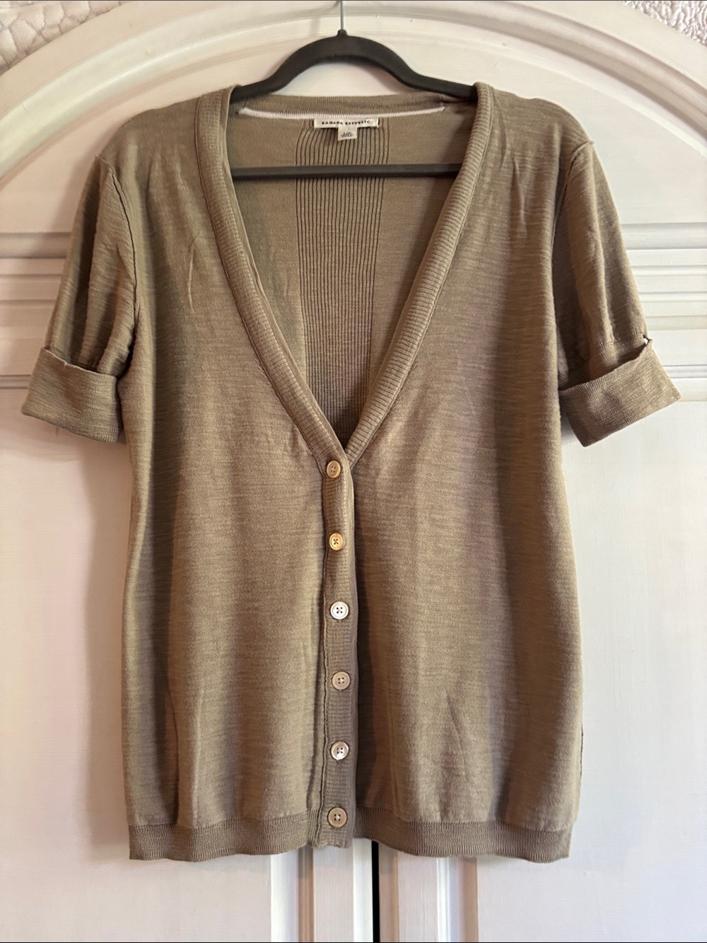 Banana Republic 💯 cotton Short-Sleeve V-Neck Button Cardigan